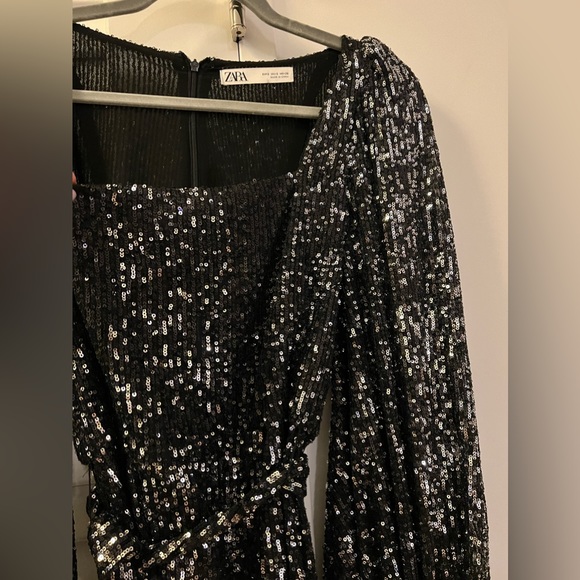 Sequin dress perfect for holidays - Picture 2 of 6